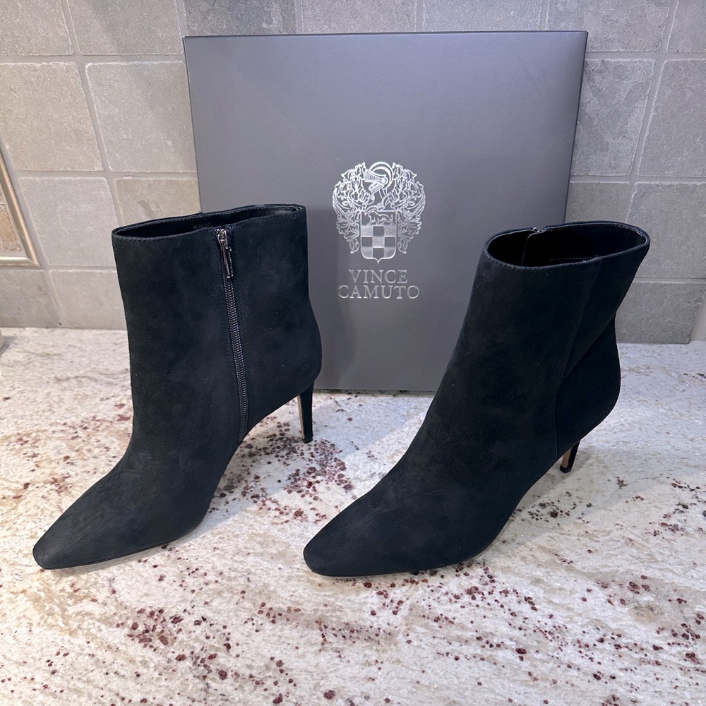 Vince Camuto suede boots Size 10